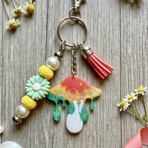 🍄 Magical Dripping Mushroom & Daisy Keychain 🌼